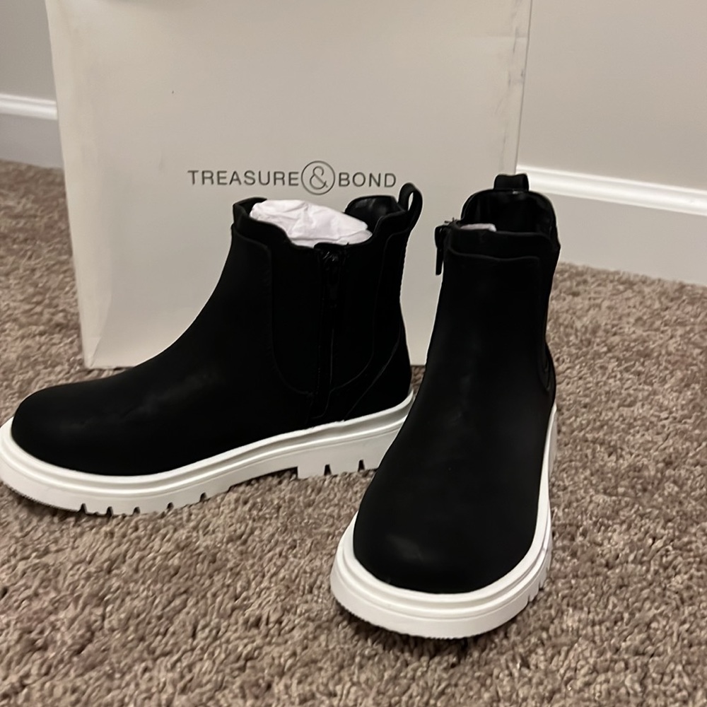 Girls boots - Picture 2 of 4